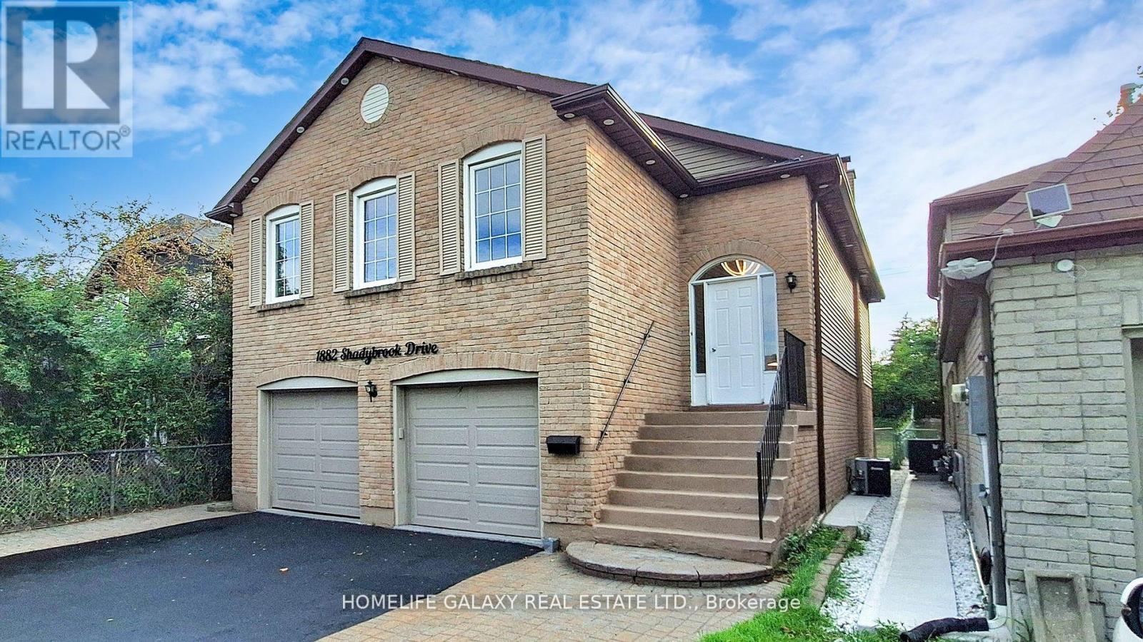 1882 Shadybrook Drive, Pickering, Ontario  L1V 3A8 - Photo 4 - E12740608