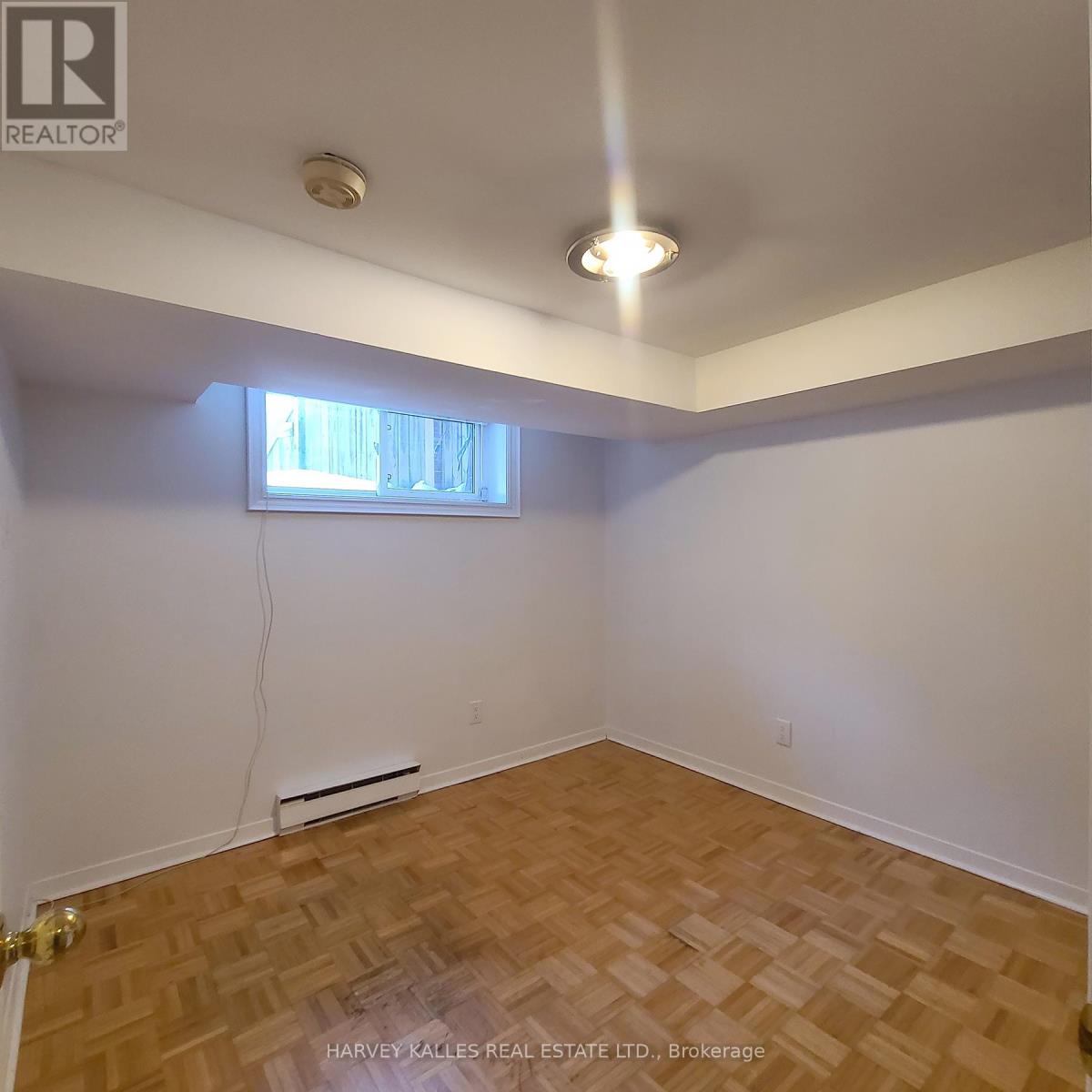 Lower - 98 Lowther Avenue, Toronto, Ontario  M5R 1E2 - Photo 8 - C12740558
