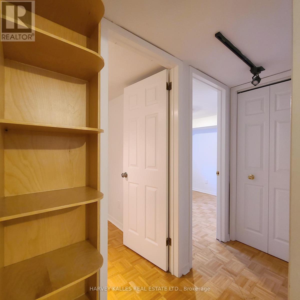 Lower - 98 Lowther Avenue, Toronto, Ontario  M5R 1E2 - Photo 15 - C12740558