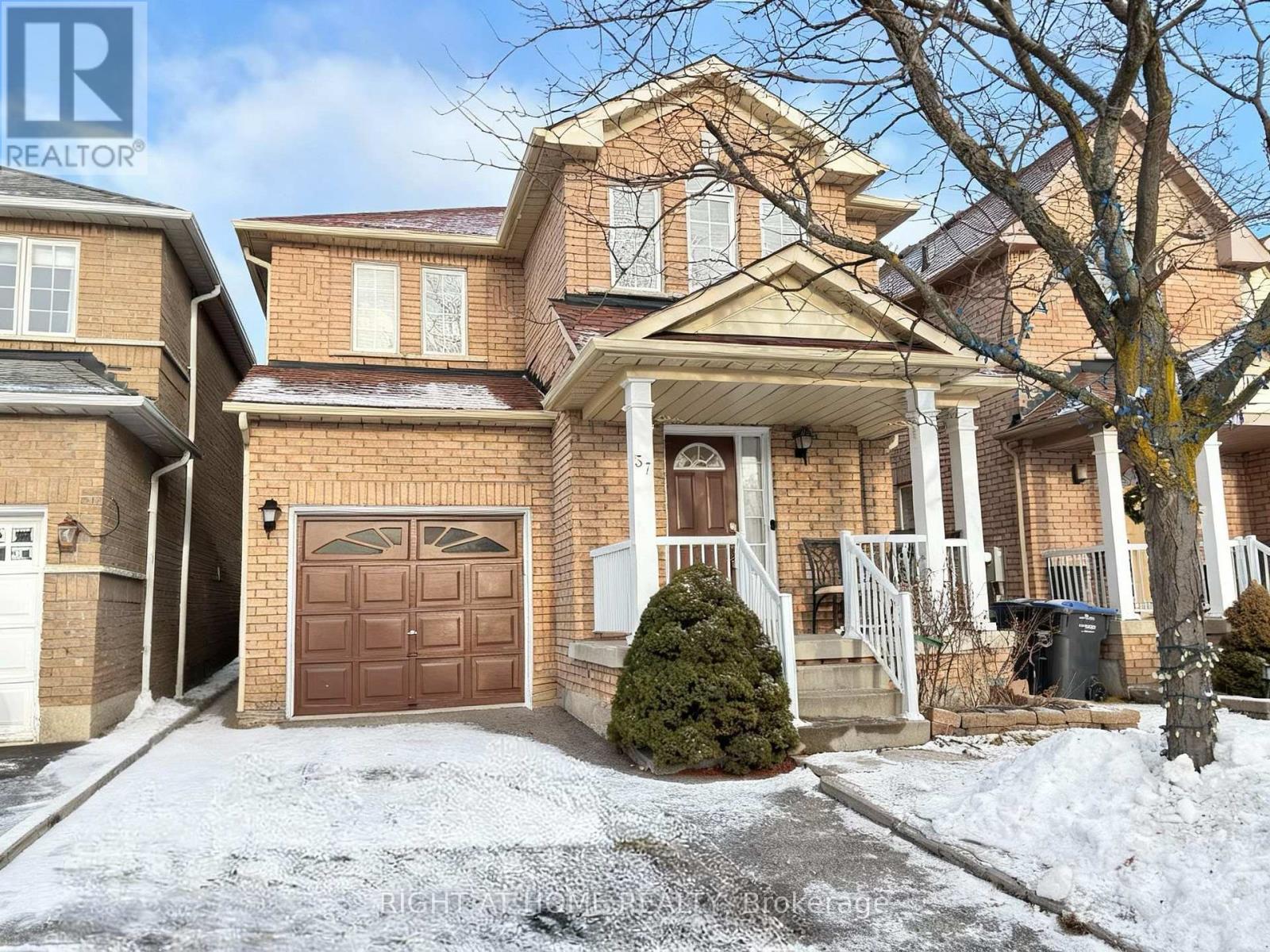 37 Oakmeadow Drive, Brampton, Ontario  L7A 2M1 - Photo 2 - W12740618
