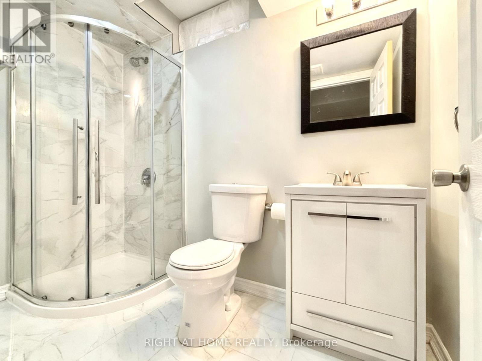 37 Oakmeadow Drive, Brampton, Ontario  L7A 2M1 - Photo 27 - W12740618