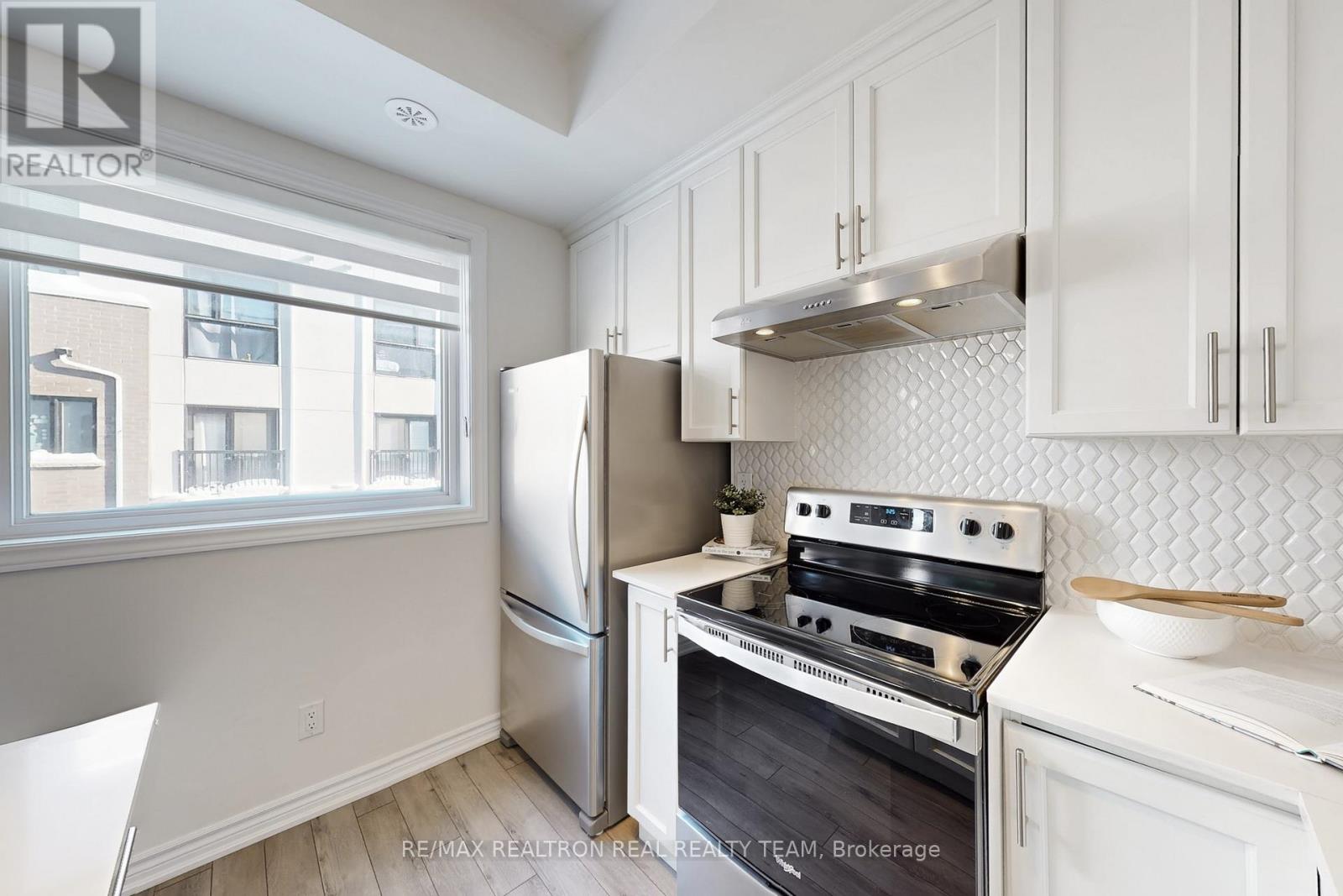 338 - 349 Wheat Boom Drive, Oakville, Ontario  L6H 7X5 - Photo 11 - W12740640