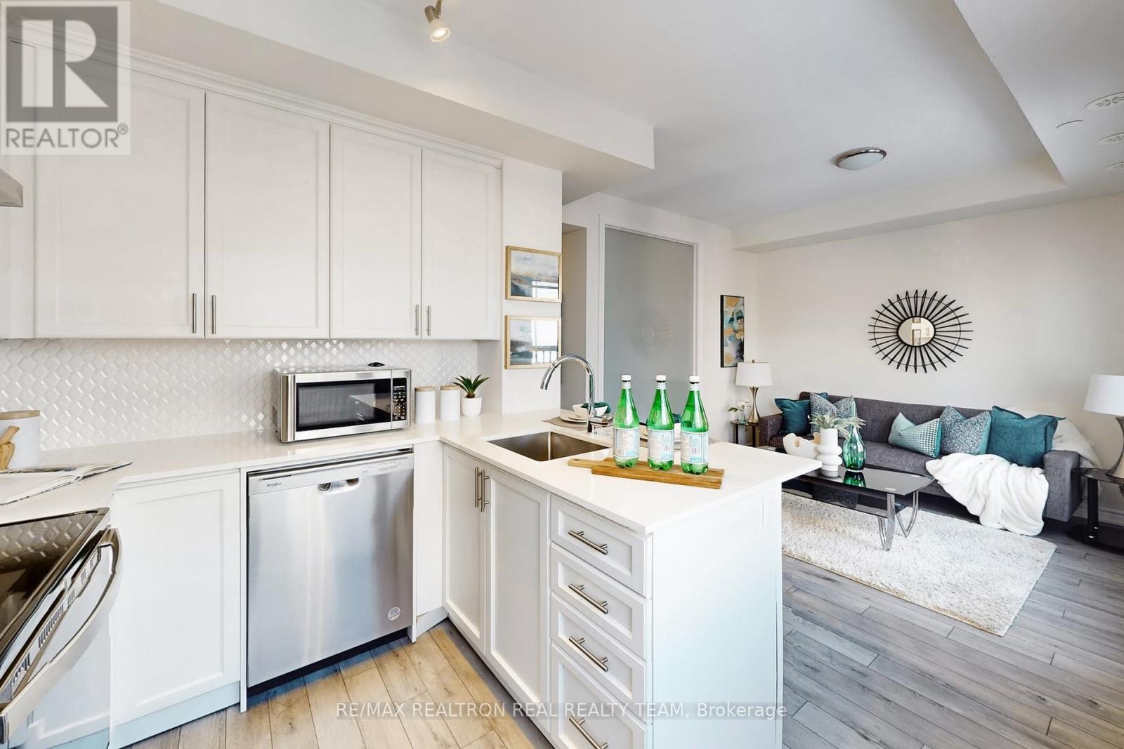 338 - 349 Wheat Boom Drive, Oakville, Ontario  L6H 7X5 - Photo 12 - W12740640