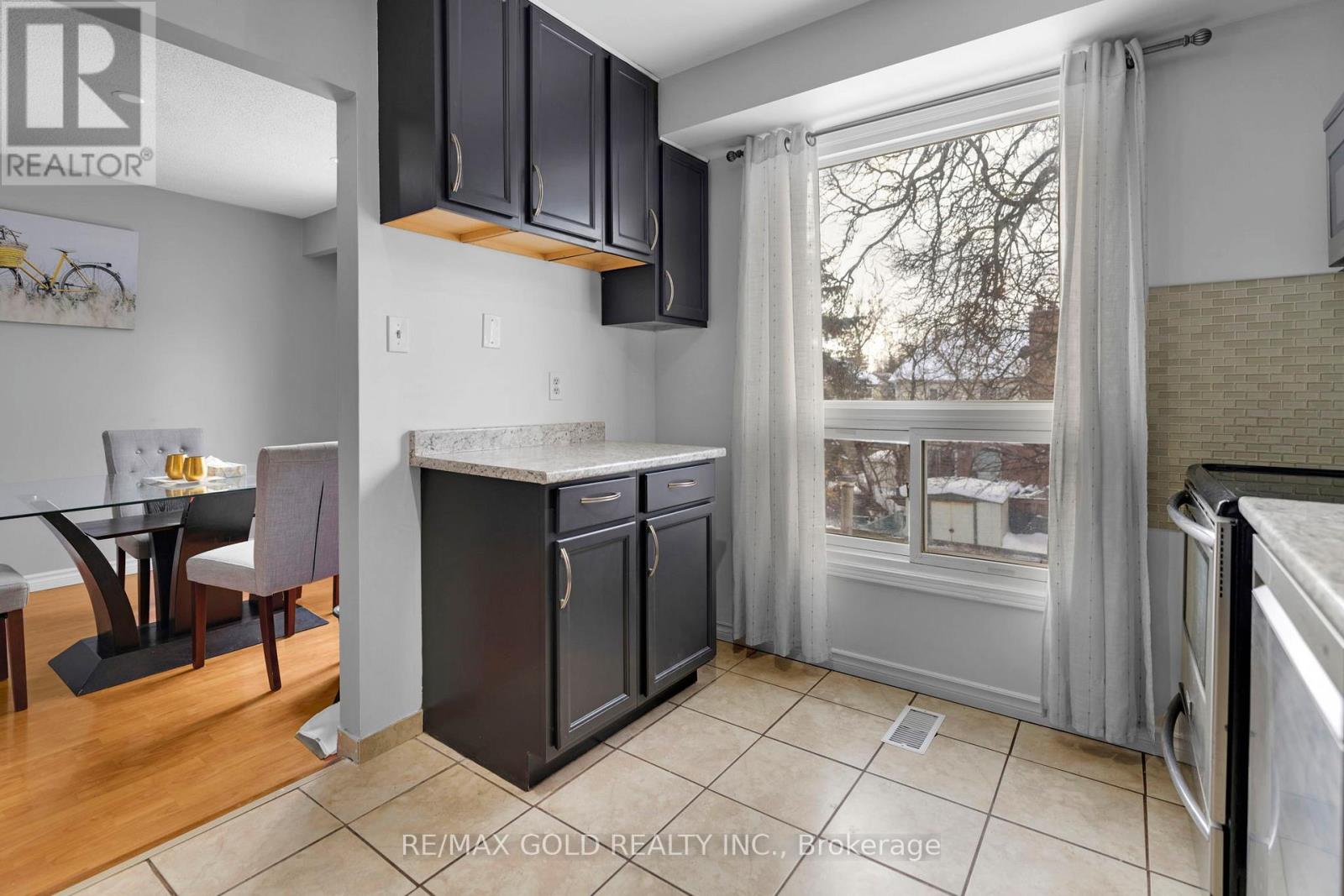 18 Peterson Court, Brampton, Ontario  L6Z 1K6 - Photo 16 - W12740648