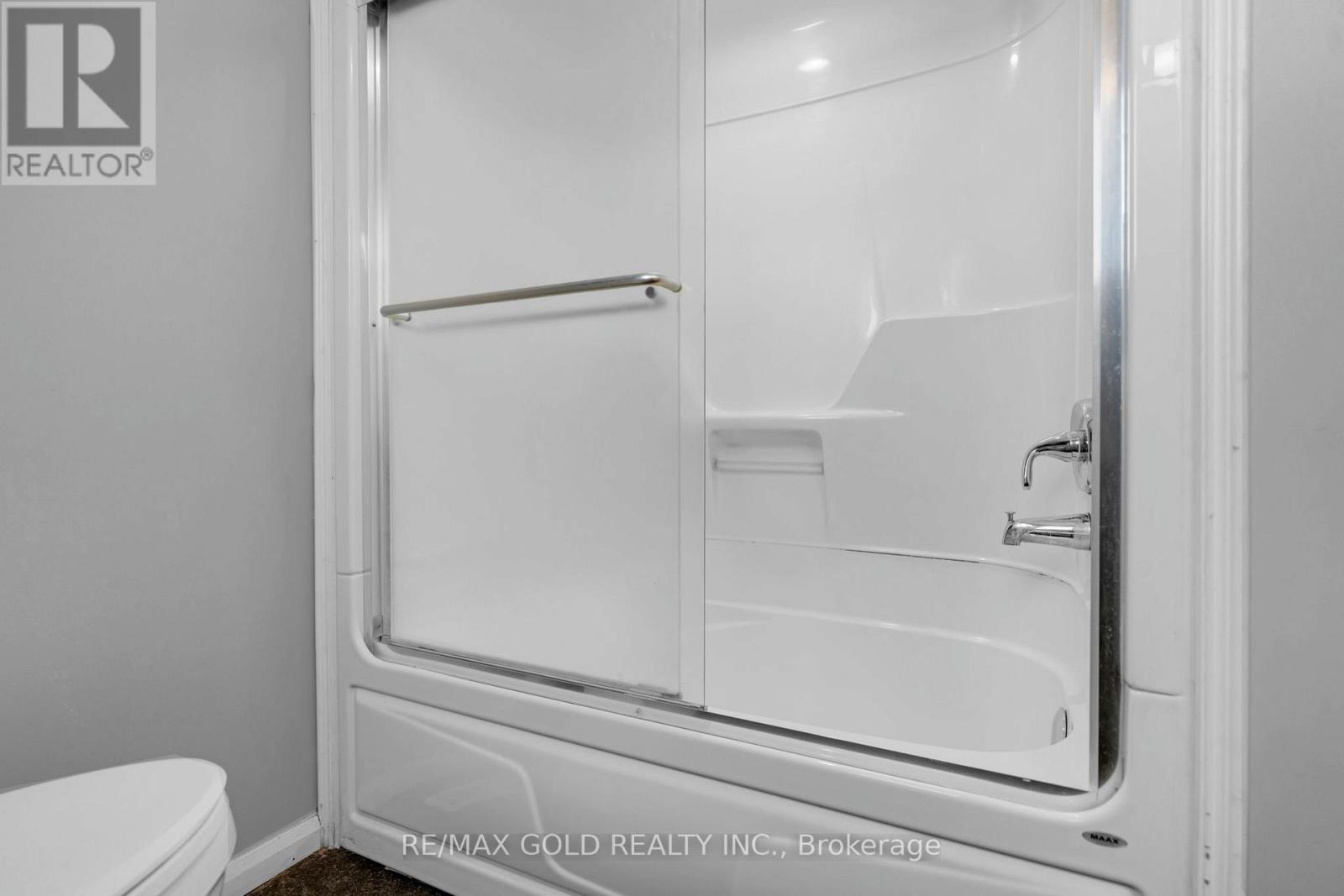 18 Peterson Court, Brampton, Ontario  L6Z 1K6 - Photo 25 - W12740648