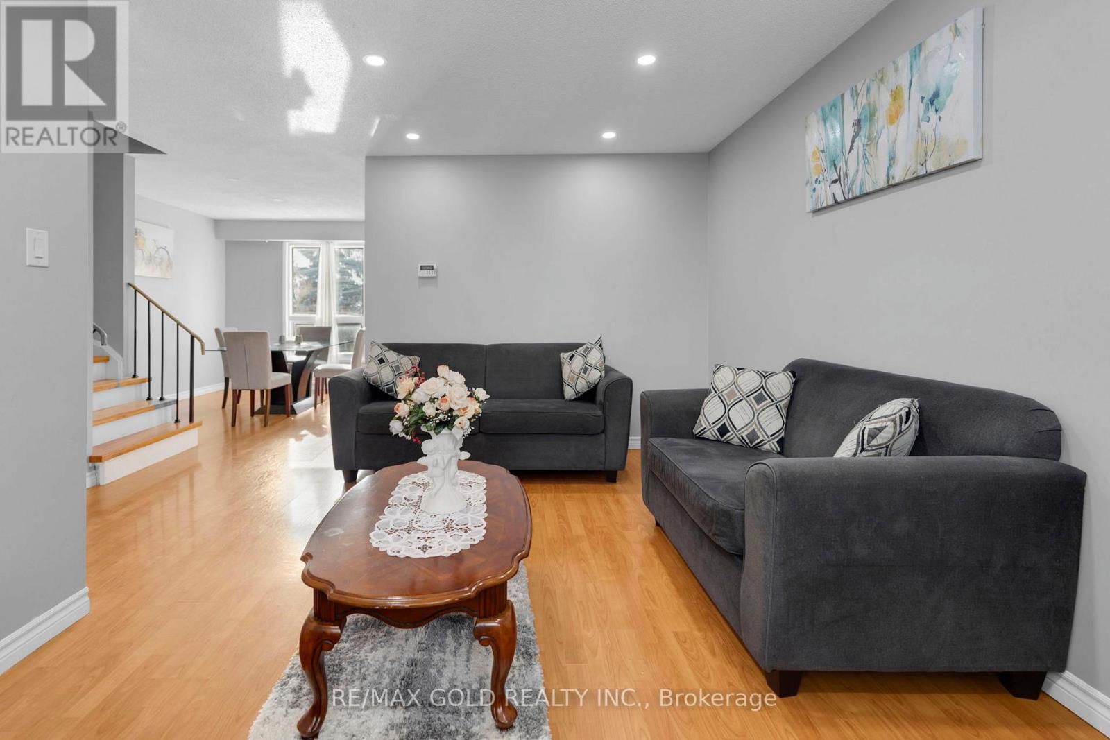 18 Peterson Court, Brampton, Ontario  L6Z 1K6 - Photo 6 - W12740648