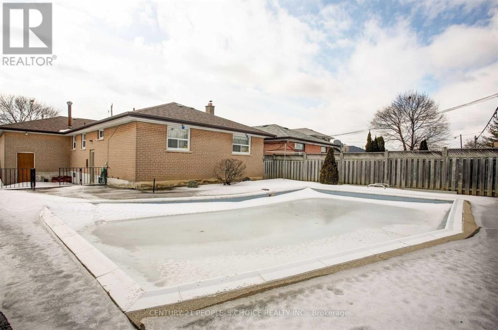 329 Jeffcoat Drive, Toronto, Ontario  M9W 3E4 - Photo 12 - W12740676