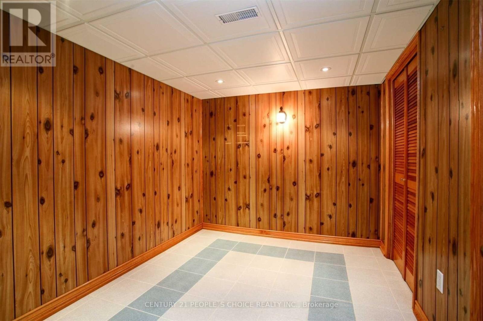 329 Jeffcoat Drive, Toronto, Ontario  M9W 3E4 - Photo 4 - W12740676