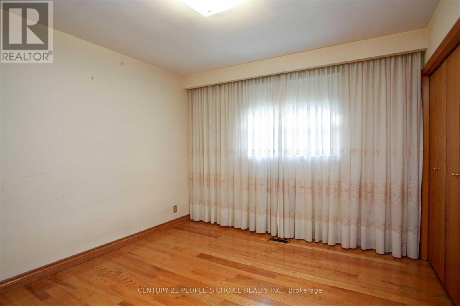 329 Jeffcoat Drive, Toronto, Ontario  M9W 3E4 - Photo 9 - W12740676