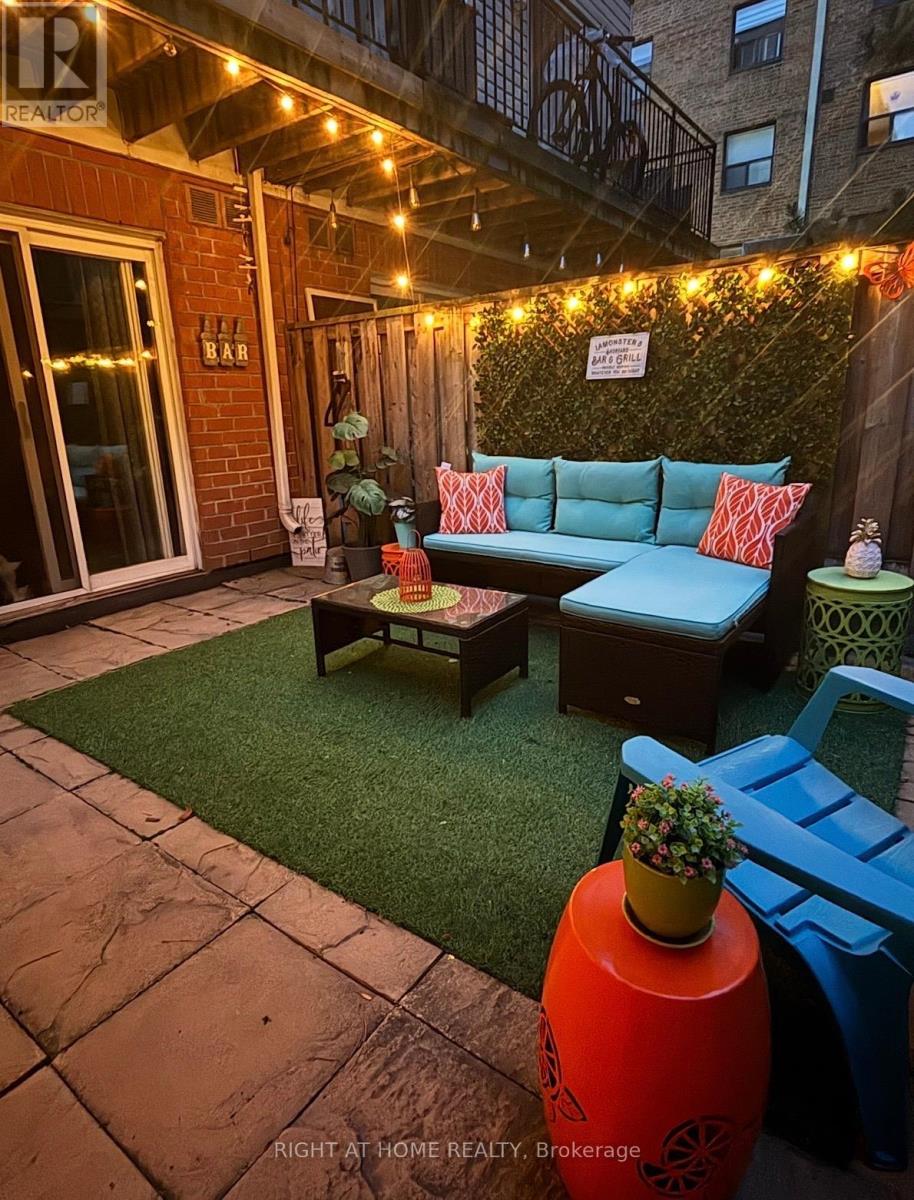 1208 - 22 Laidlaw Street, Toronto, Ontario  M6K 1X2 - Photo 17 - W12740682