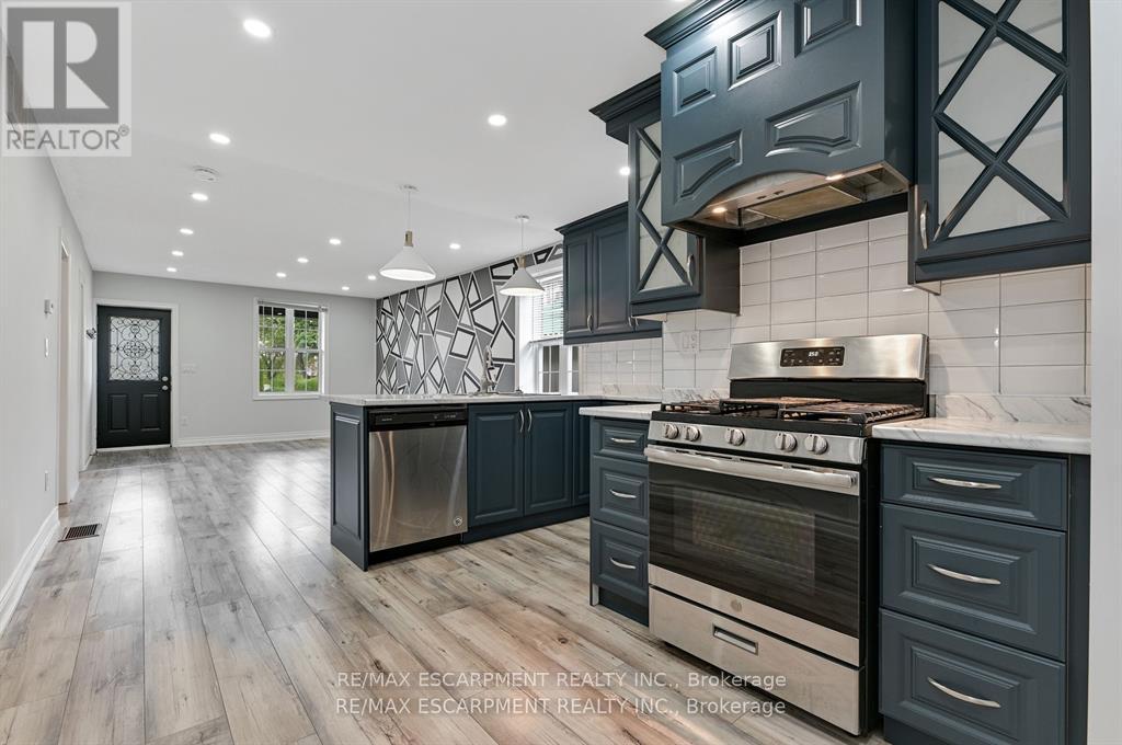 Upper - 54 Craigmiller Avenue, Hamilton, Ontario  L8L 3J1 - Photo 8 - X12740612