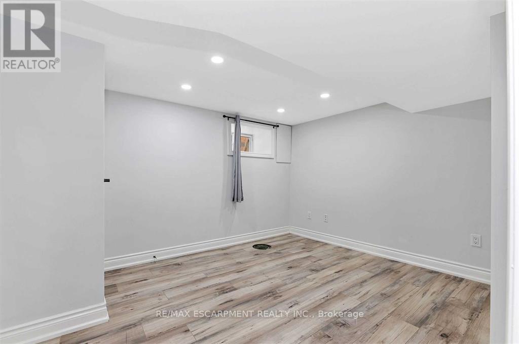 54 Craigmiller Avenue, Hamilton, Ontario  L8L 3J1 - Photo 29 - X12740636