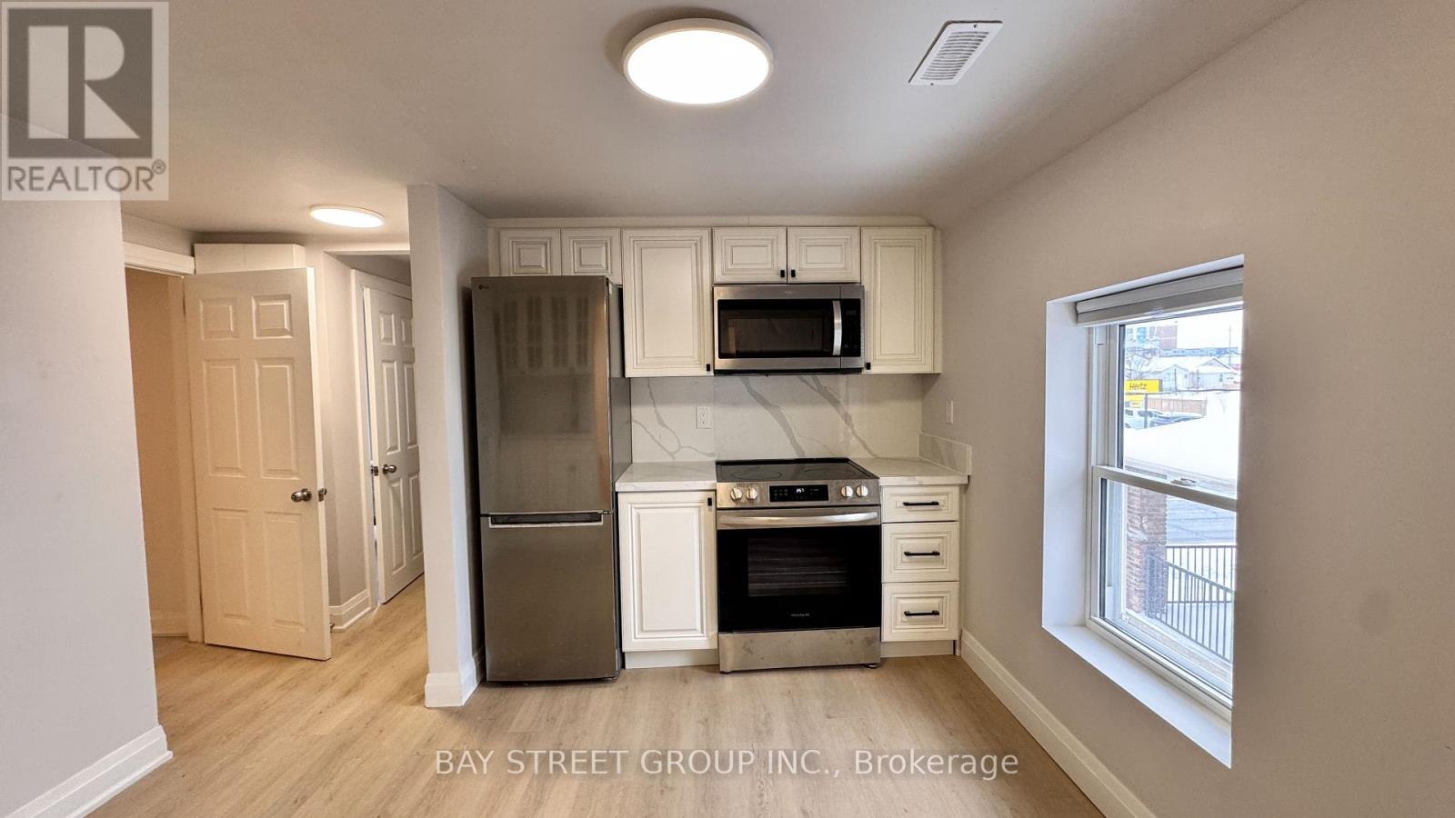 C2 - 5731 Stanley Avenue, Niagara Falls, Ontario  L2G 3X6 - Photo 2 - X12740642