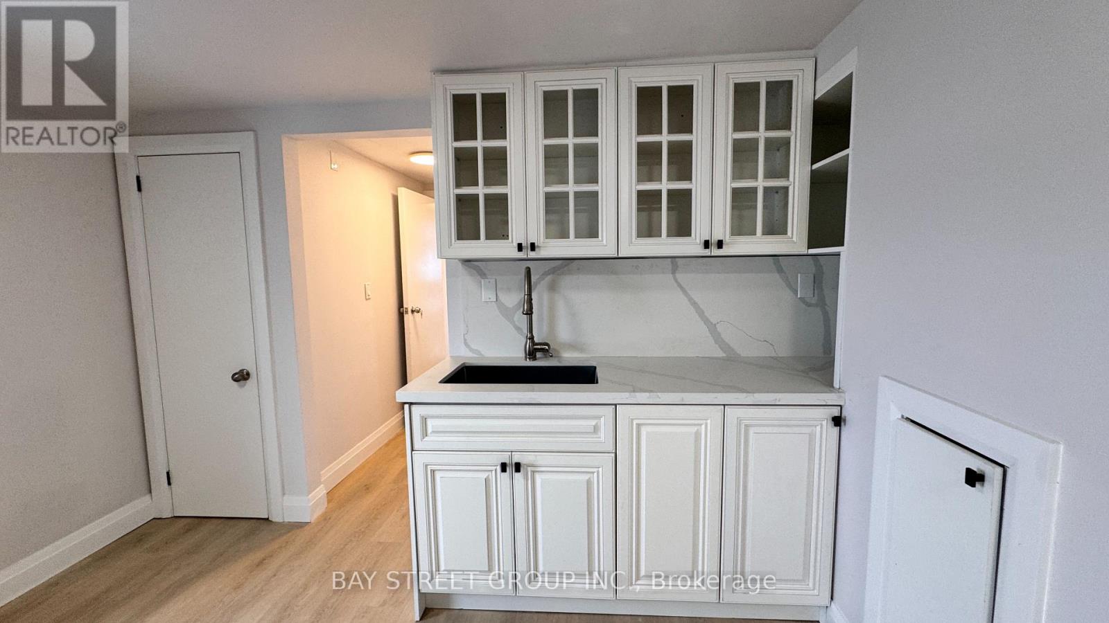 C2 - 5731 Stanley Avenue, Niagara Falls, Ontario  L2G 3X6 - Photo 4 - X12740642