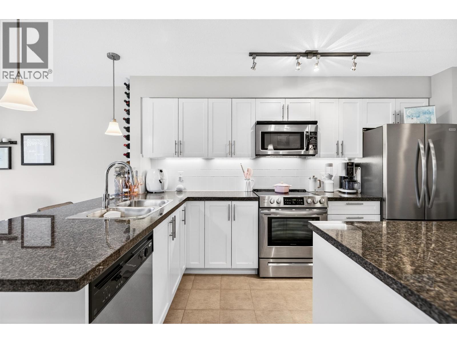 309 12283 224 Street, Maple Ridge, British Columbia  V2X 8Z3 - Photo 1 - R3083767