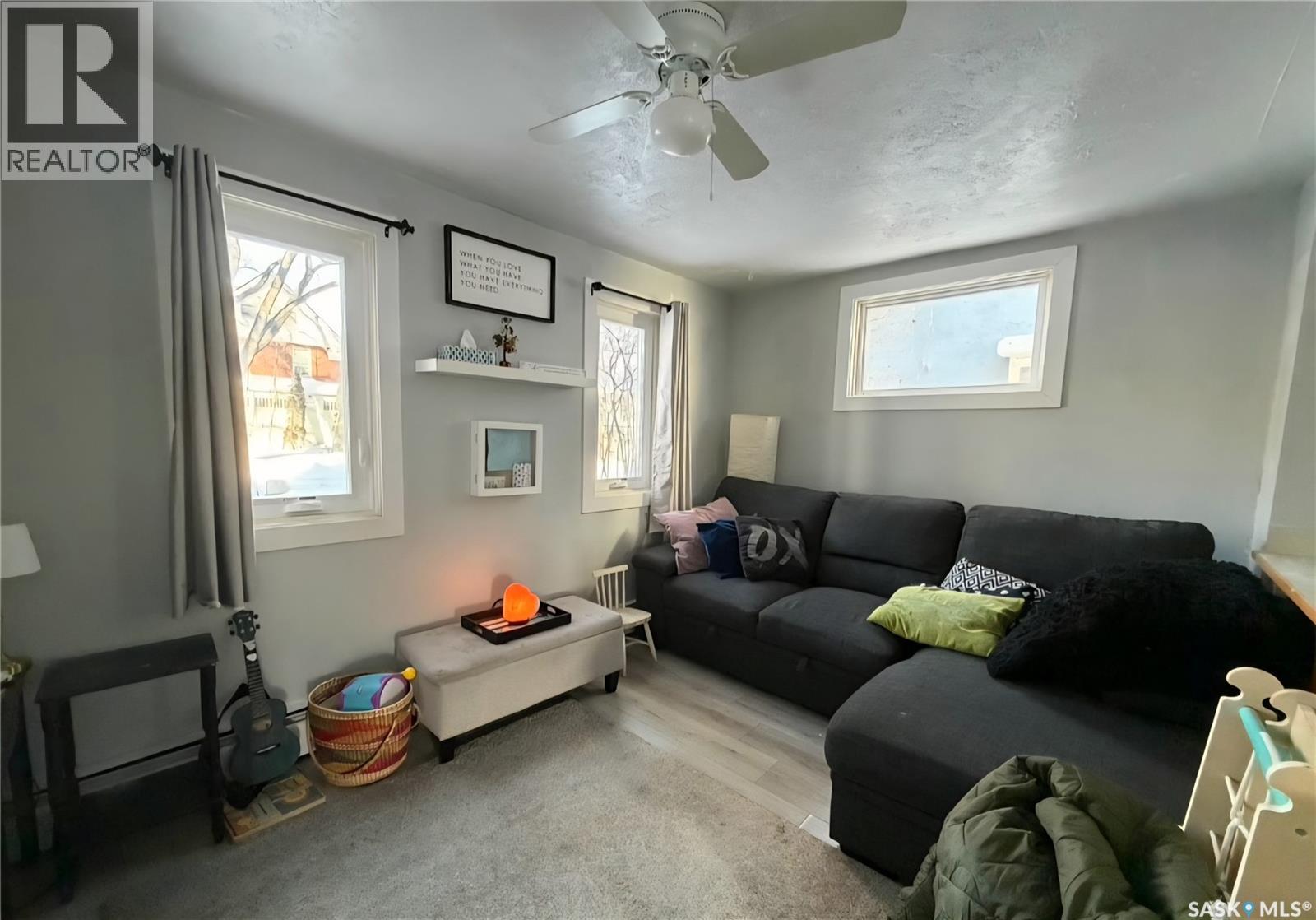 209 28th Street W, Saskatoon, Saskatchewan  S7L 0K4 - Photo 1 - SK027592