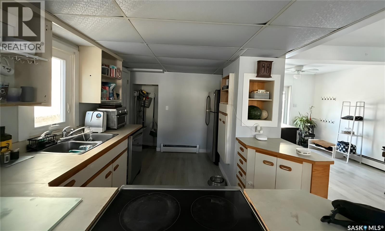 209 28th Street W, Saskatoon, Saskatchewan  S7L 0K4 - Photo 2 - SK027592