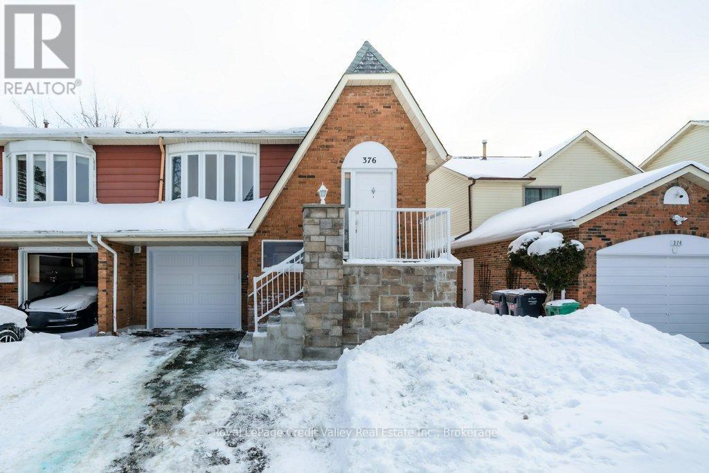 376 Hansen Road N, Brampton, Ontario  L6V 3P7 - Photo 2 - W12740692