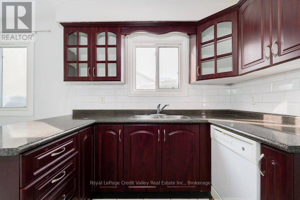 376 Hansen Road N, Brampton, Ontario  L6V 3P7 - Photo 7 - W12740692