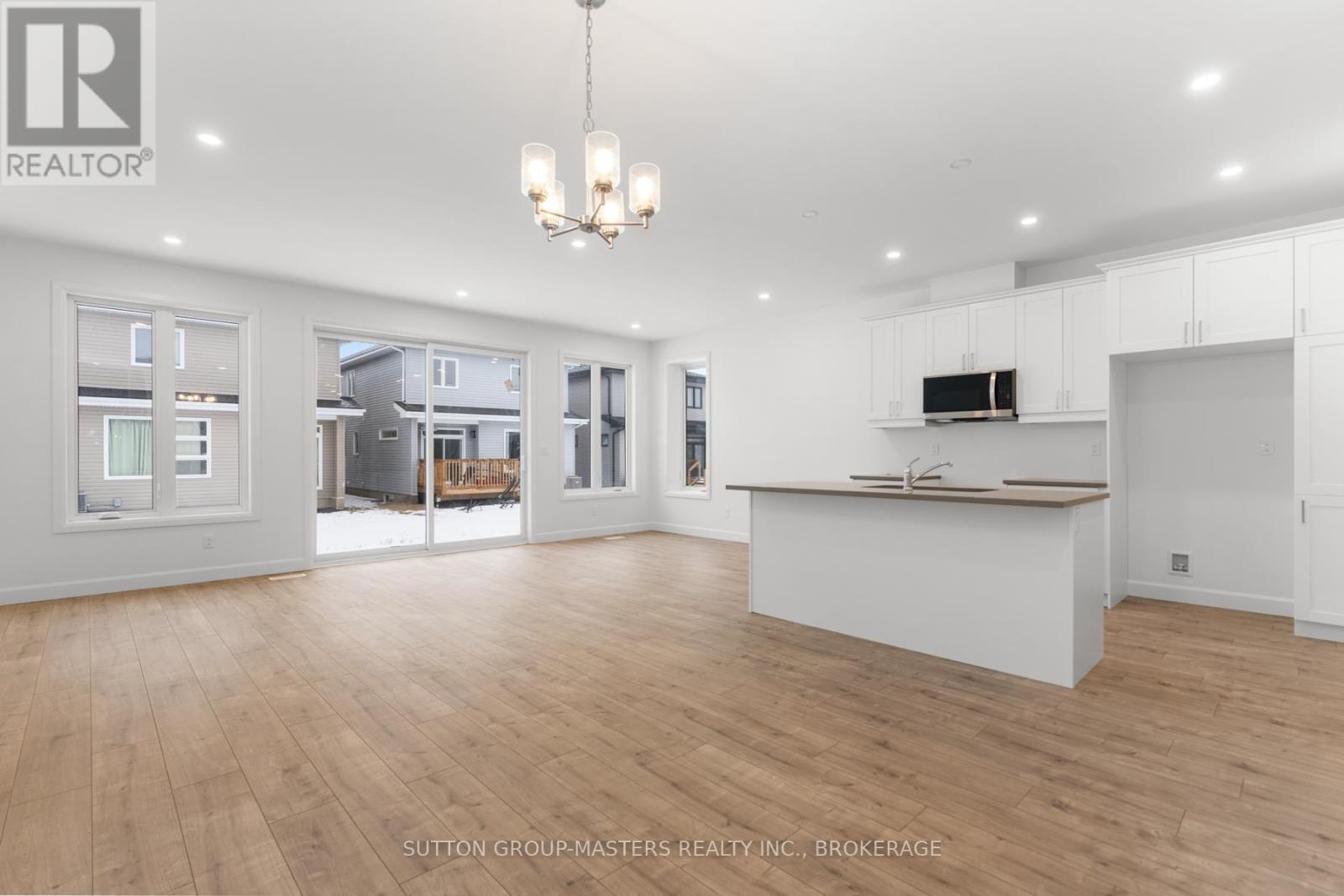 218 Superior Drive, Loyalist, Ontario K7N 0E5 - Photo 6 - X12679454