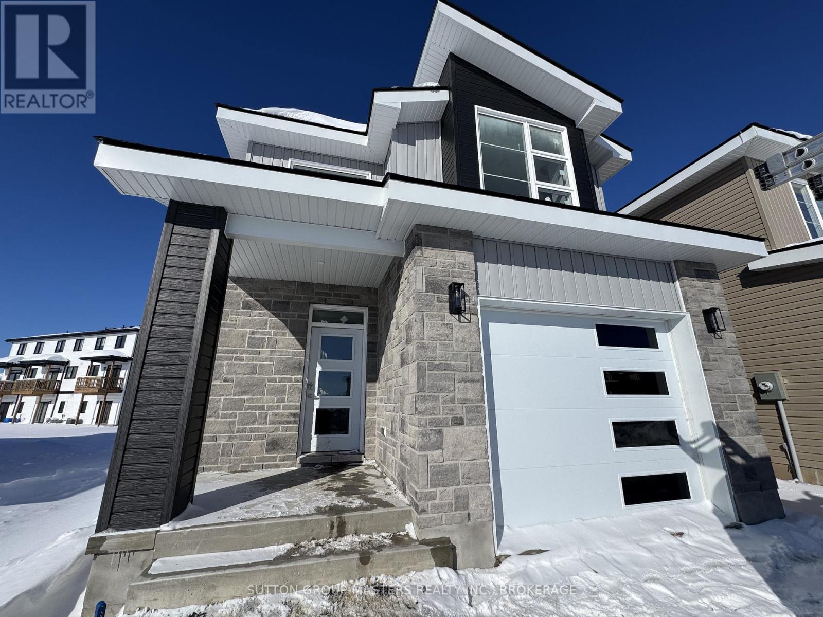 230 DR RICHARD JAMES CRESCENT, Loyalist, Ontario