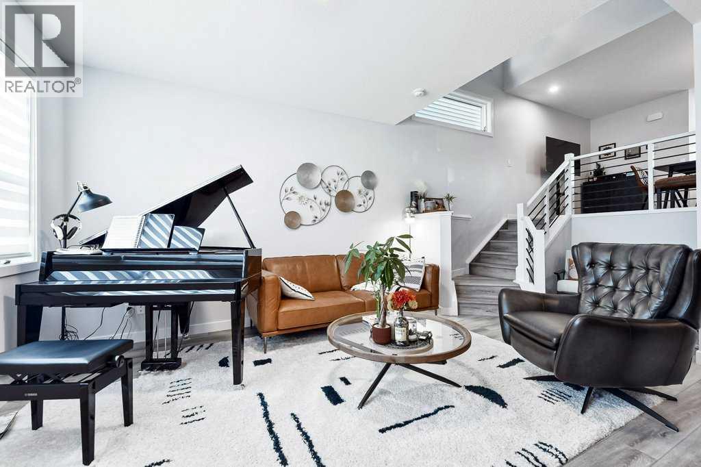 207 Aquila Way Nw, Calgary, Alberta  T3R 1Z8 - Photo 2 - A2272353