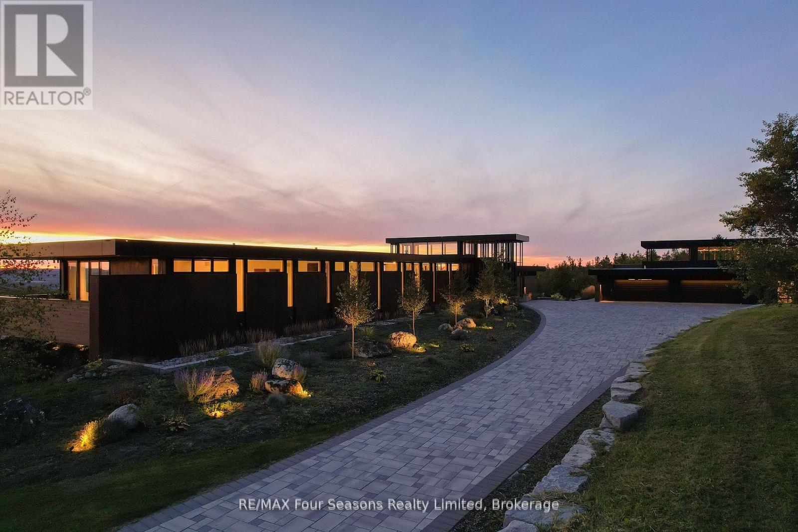 728529 21st Side Road, Blue Mountains, Ontario  N0H 1J0 - Photo 2 - X12740788