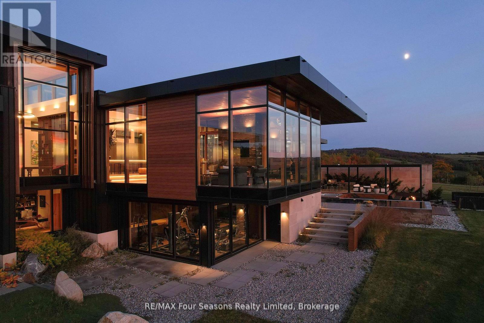 728529 21st Side Road, Blue Mountains, Ontario  N0H 1J0 - Photo 3 - X12740788