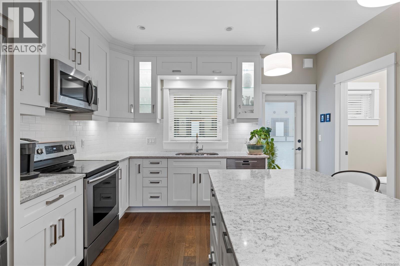 7 237 Second Ave W, Qualicum Beach, British Columbia V9K 2S5 - Photo 15 - 1024268