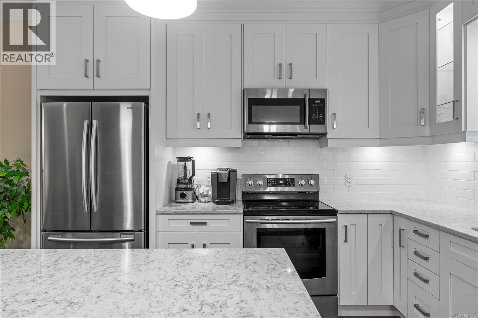 7 237 Second Ave W, Qualicum Beach, British Columbia V9K 2S5 - Photo 9 - 1024268