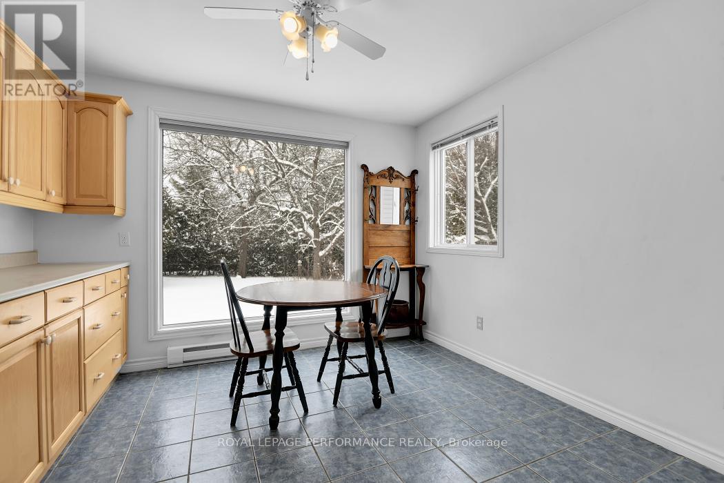 813 Walkley Road, Ottawa, Ontario K1V 6R6 - Photo 11 - X12740720