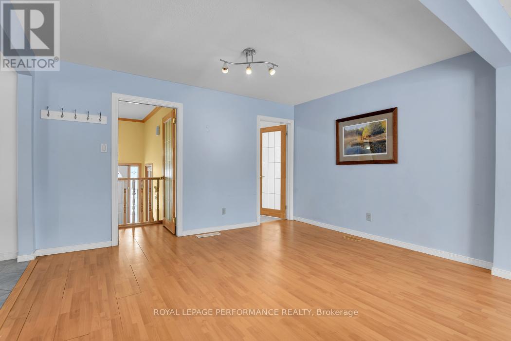 813 Walkley Road, Ottawa, Ontario K1V 6R6 - Photo 14 - X12740720