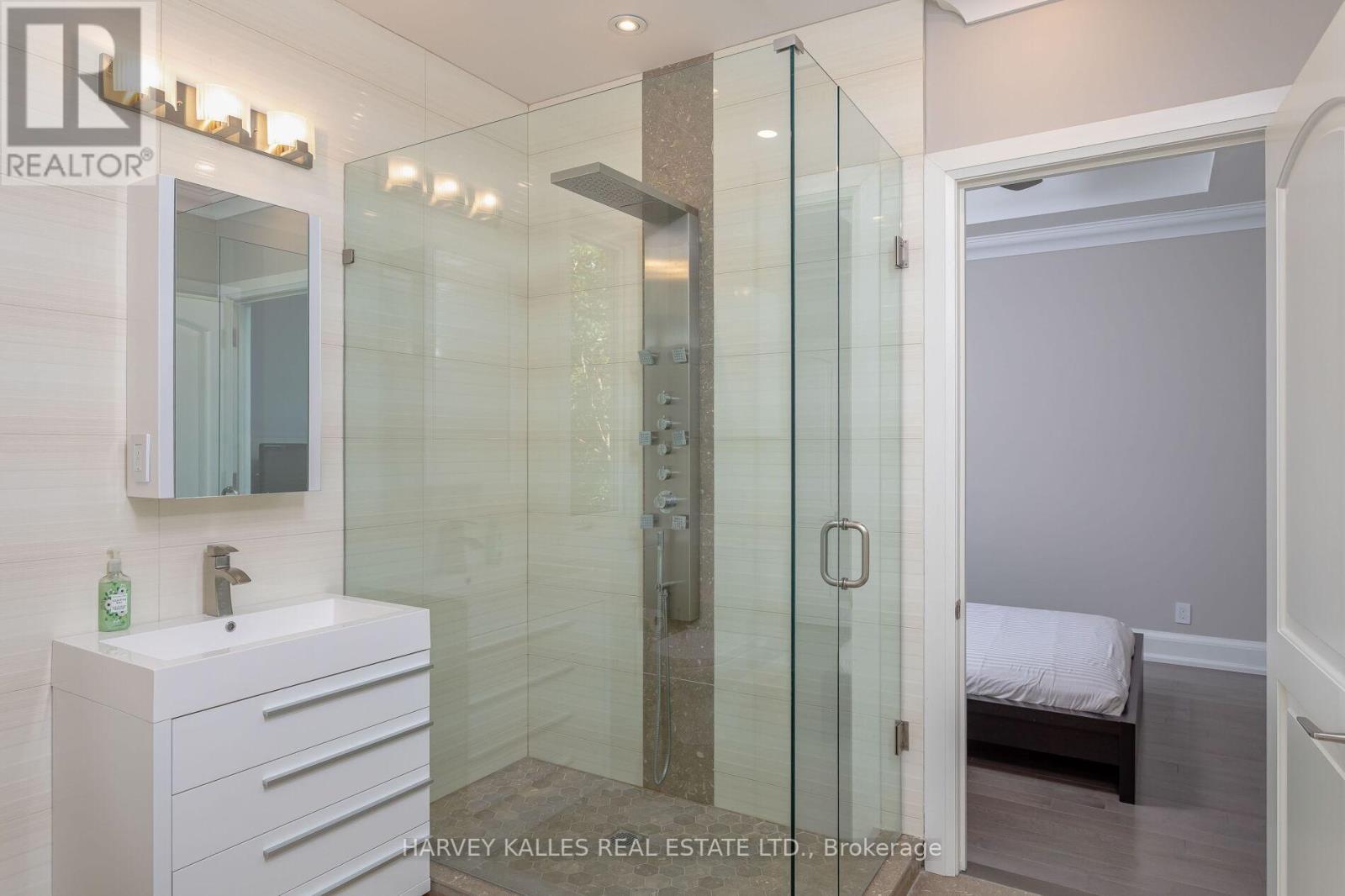 3 Oakbank Road, Vaughan, Ontario  L4J 2B8 - Photo 35 - N12740240