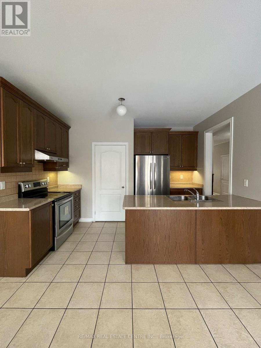 11 Berryfield Way, Brampton, Ontario  L6R 0Y2 - Photo 12 - W12739014