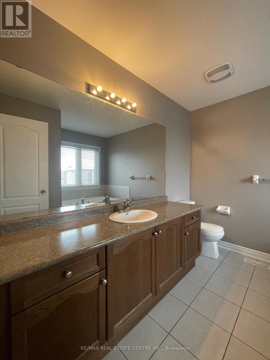 11 Berryfield Way, Brampton, Ontario  L6R 0Y2 - Photo 24 - W12739014