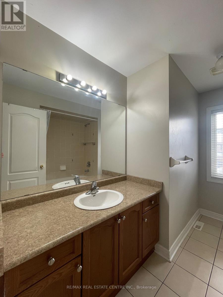 11 Berryfield Way, Brampton, Ontario  L6R 0Y2 - Photo 28 - W12739014