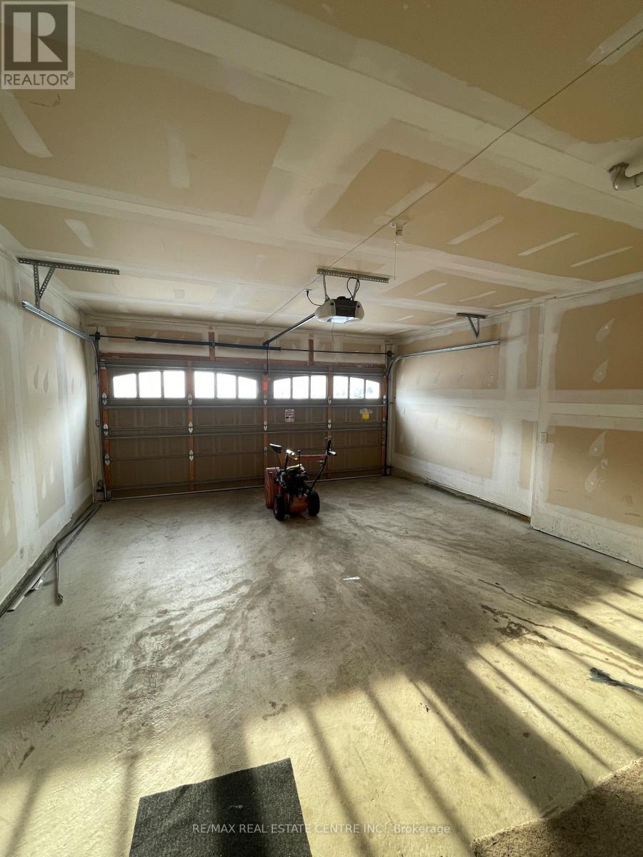 11 Berryfield Way, Brampton, Ontario  L6R 0Y2 - Photo 34 - W12739014