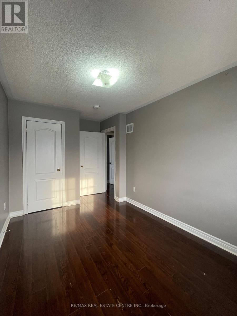 11 Berryfield Way, Brampton, Ontario  L6R 0Y2 - Photo 31 - W12739014