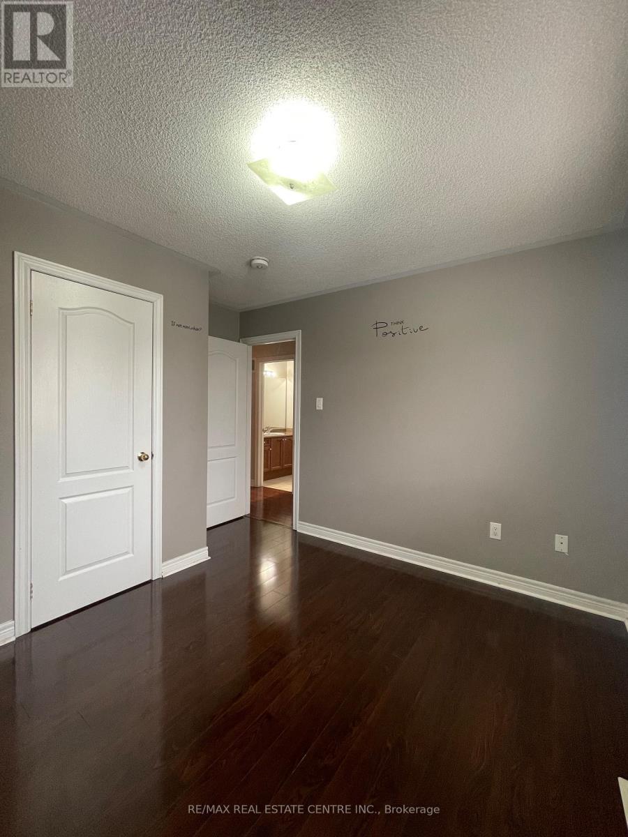 11 Berryfield Way, Brampton, Ontario  L6R 0Y2 - Photo 33 - W12739014