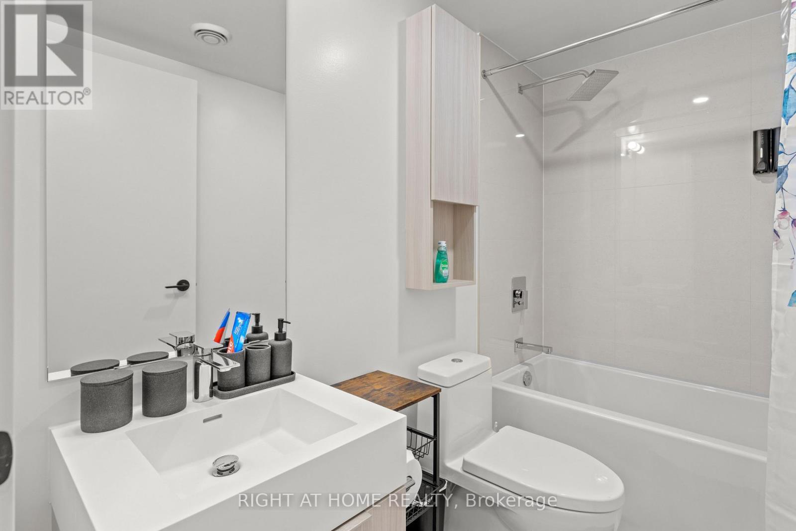 S126 - 180 Mill Street, Toronto, Ontario  M5A 0V7 - Photo 15 - C12740716