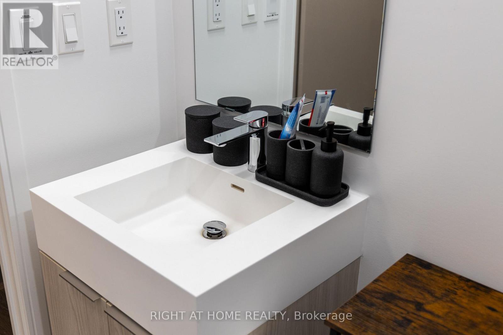 S126 - 180 Mill Street, Toronto, Ontario  M5A 0V7 - Photo 19 - C12740716