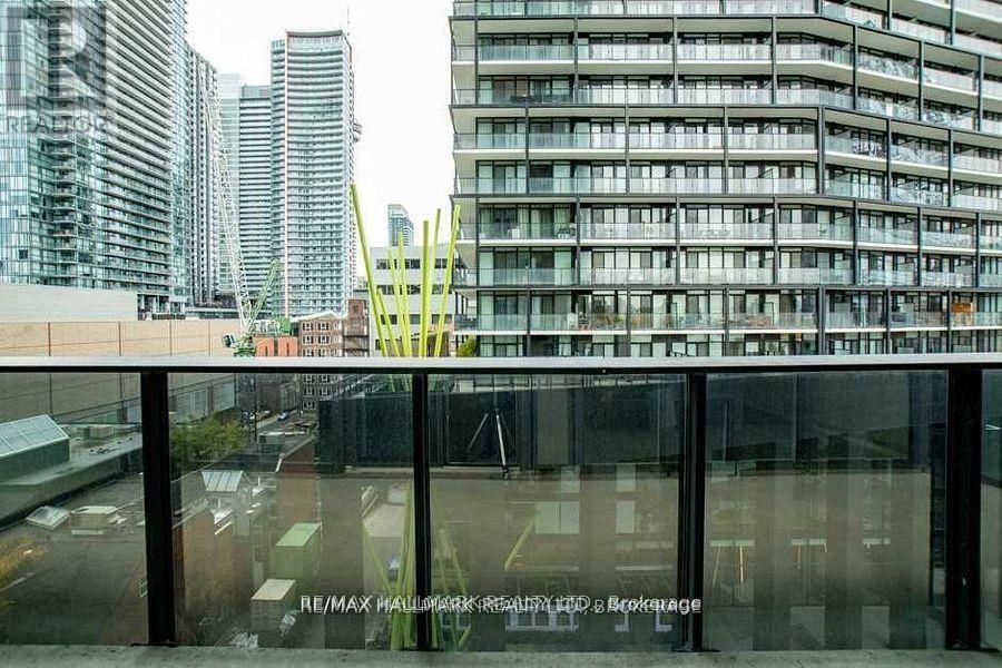 902 - 330 Richmond Street W, Toronto, Ontario  M5V 1X2 - Photo 9 - C12740728