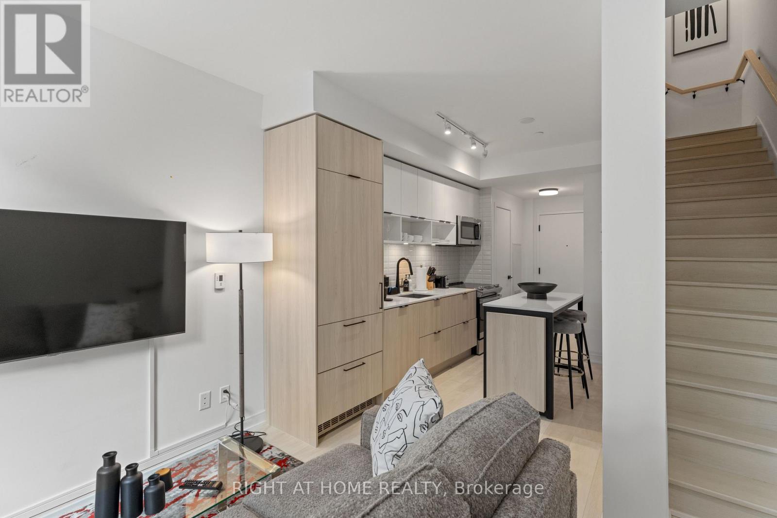 S124 - 180 Mill Street, Toronto, Ontario  M5A 0V7 - Photo 2 - C12740784