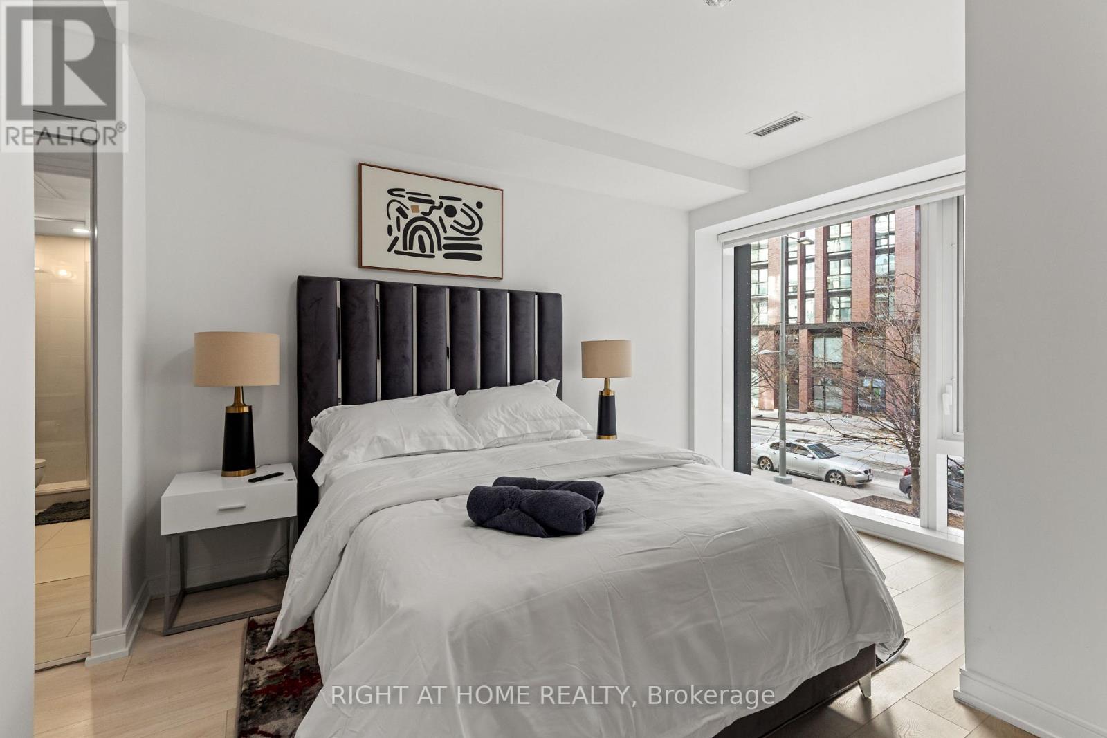 S124 - 180 Mill Street, Toronto, Ontario  M5A 0V7 - Photo 9 - C12740784