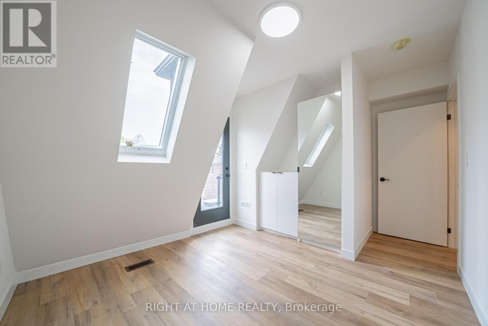 4 - 435 Grace Street, Toronto, Ontario  M6G 3A8 - Photo 12 - C12740790