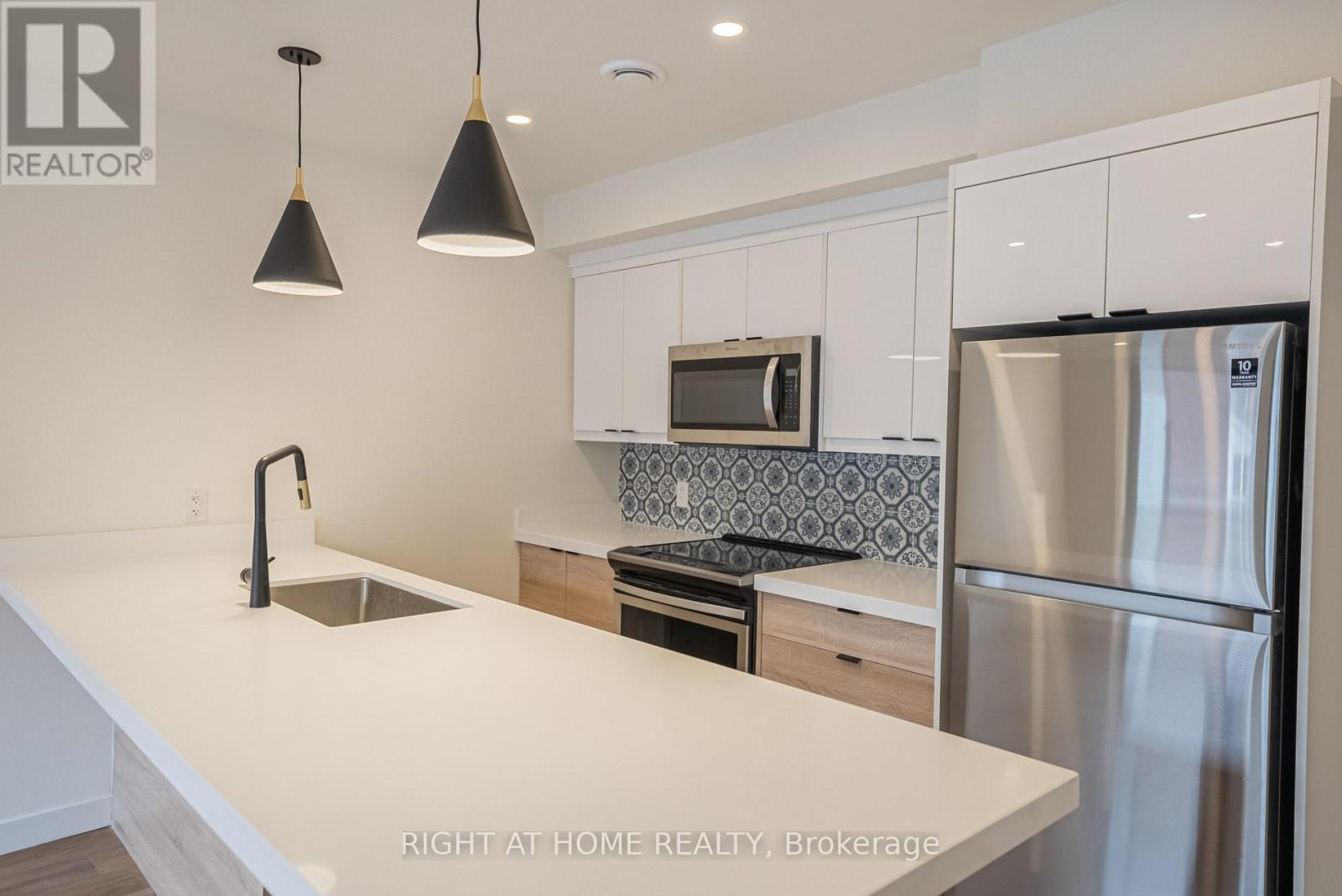 4 - 435 Grace Street, Toronto, Ontario  M6G 3A8 - Photo 3 - C12740790