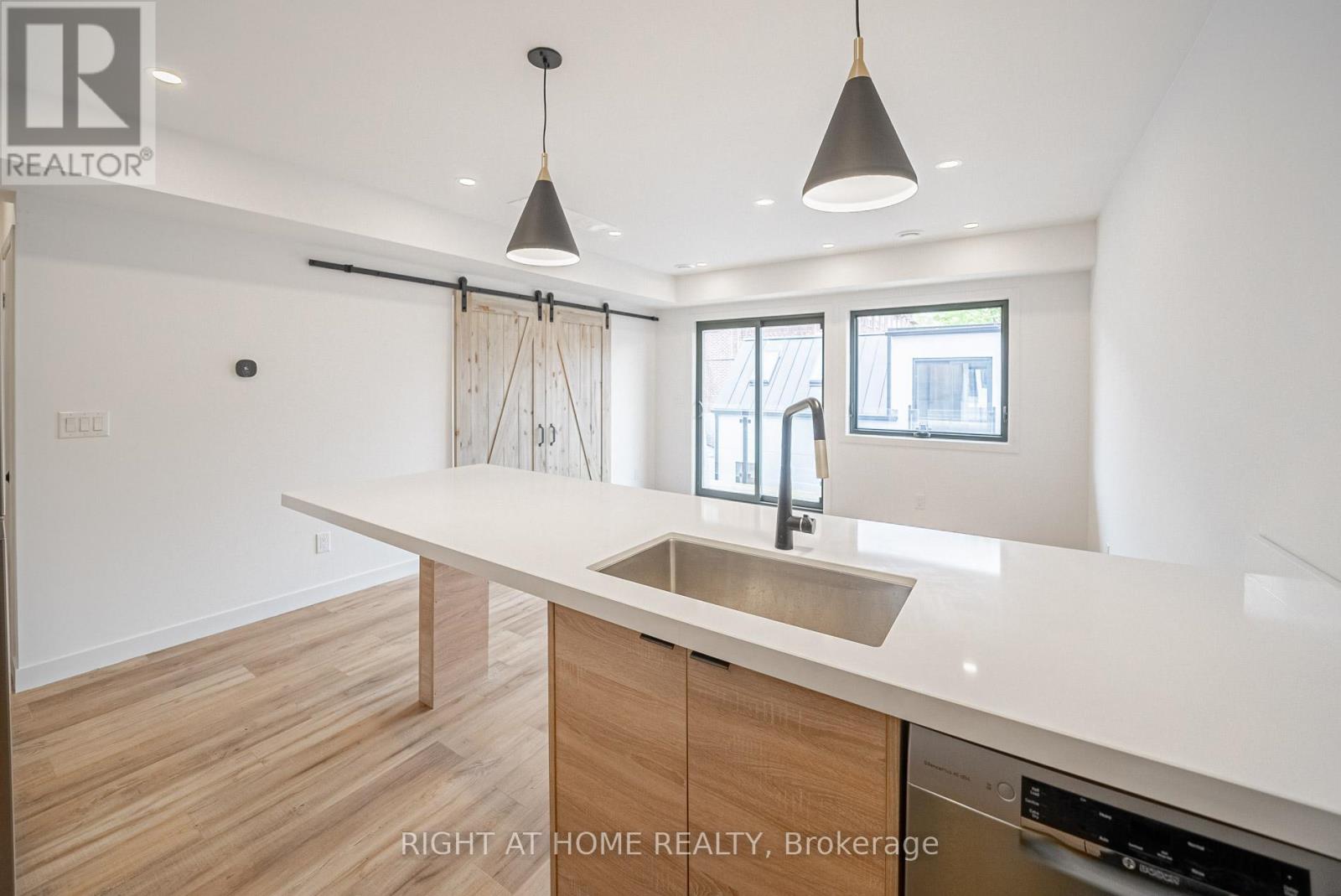 4 - 435 Grace Street, Toronto, Ontario  M6G 3A8 - Photo 4 - C12740790