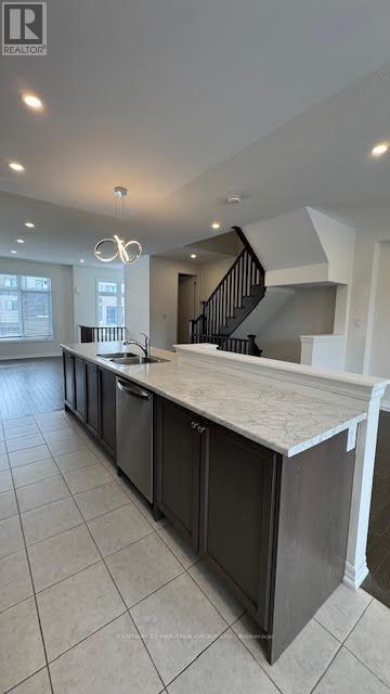 163 Tango Crescent, Newmarket, Ontario  L3X 0K5 - Photo 9 - N12740754