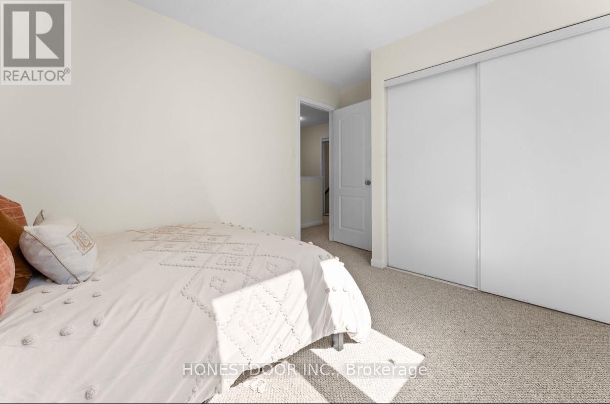 986 Farmstead Drive, Milton, Ontario  L9T 8J1 - Photo 19 - W12740740