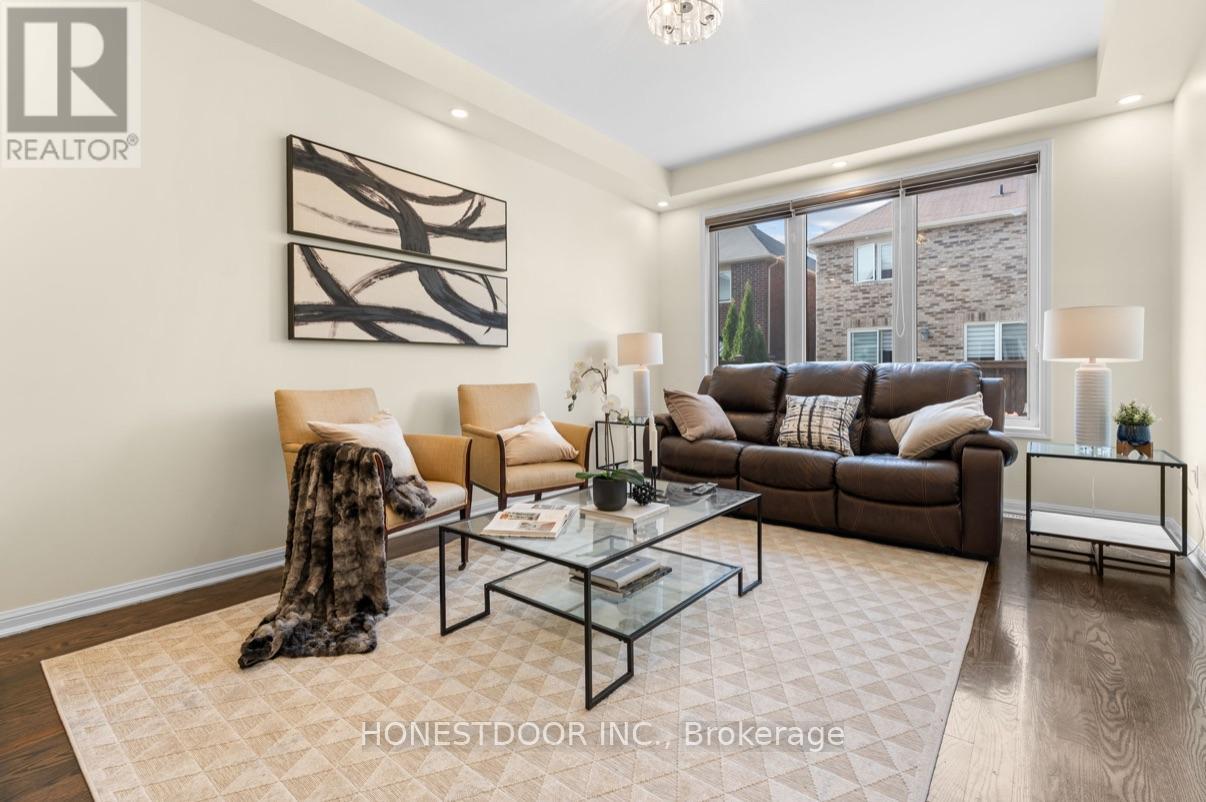 986 Farmstead Drive, Milton, Ontario  L9T 8J1 - Photo 7 - W12740740